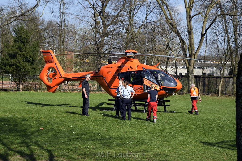 Einsatz Christoph 3 Koeln Vingst Oranienstr Landung Passauerstr P04.JPG - Miklos Laubert